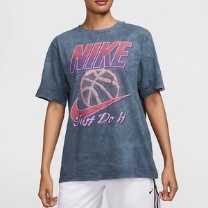 A8 Nike Just Do It✔️ Blue Basketball Graphic Tee with Pink Accents (Medium)